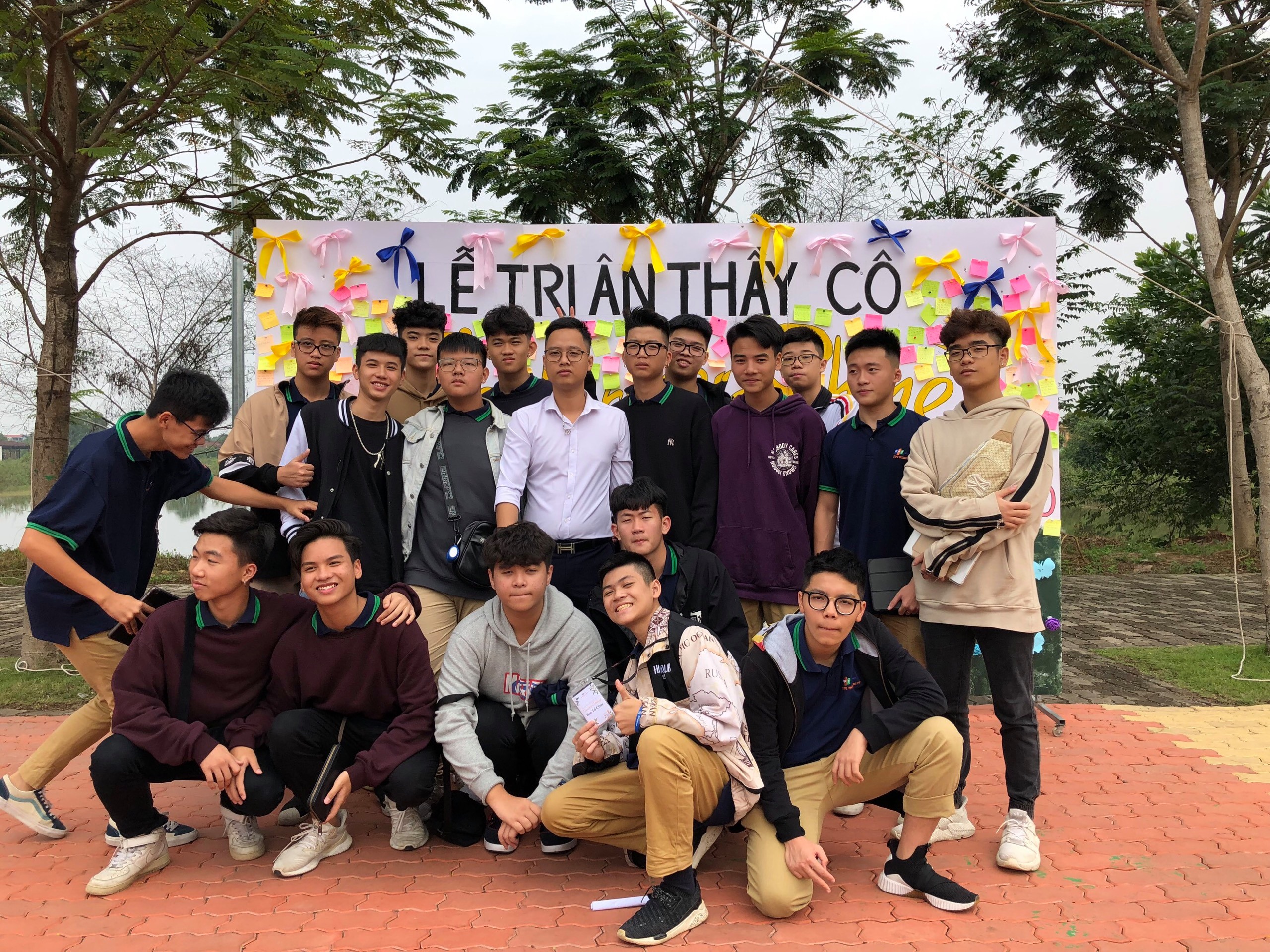 “Những năm ở campus Hòa Lạc, chúng mình tự hào nhất là có thầy cô quản nhiệm “siêu xịn”